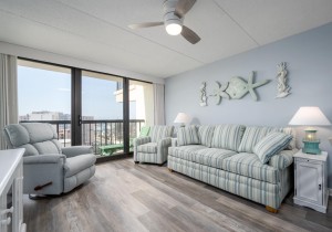 seawatch1815-12-living-area.jpg