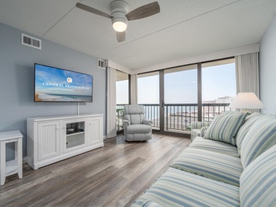 seawatch1815-13-living-area.jpg