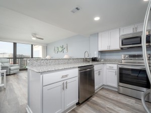 seawatch1815-15-kitchen.jpg