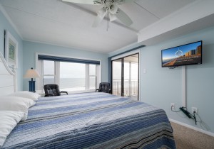mooring303-10-primary-bedroom.jpg
