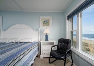 mooring303-11-primary-bedroom.jpg