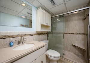 mooring303-12-primary-bath.jpg
