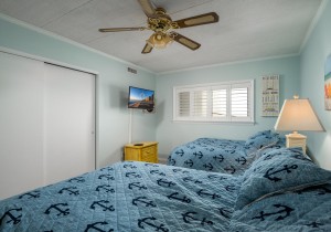 mooring303-15-bedroom-2.jpg
