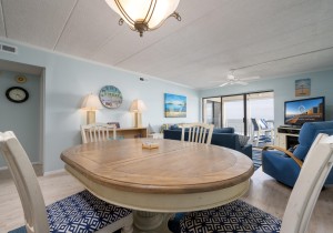 mooring303-3-dining-area.jpg