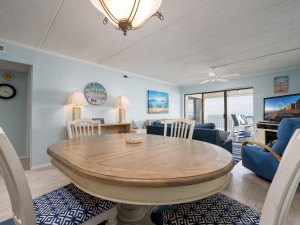 mooring303-3-dining-area.jpg