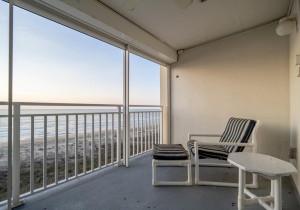 mooring303-4-balcony.jpg