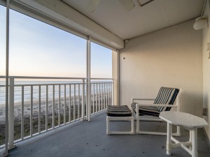 mooring303-4-balcony.jpg