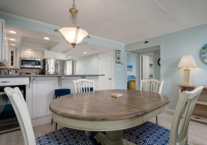 mooring303-7-dining-area.jpg