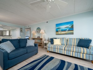 mooring303-8-living-area.jpg