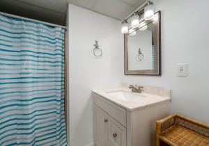 soverignseas203-11-primary-bath.jpg