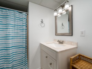 soverignseas203-11-primary-bath.jpg