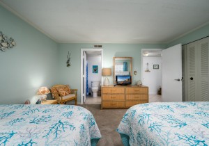 soverignseas203-13-bedroom-2.jpg