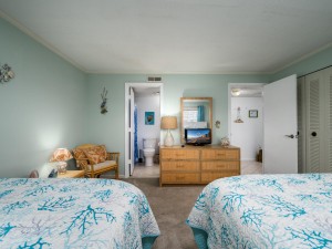 soverignseas203-13-bedroom-2.jpg