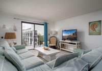 soverignseas203-2-living-area-living-area.jpg