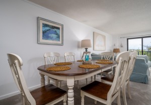 soverignseas203-3-dining-area.jpg