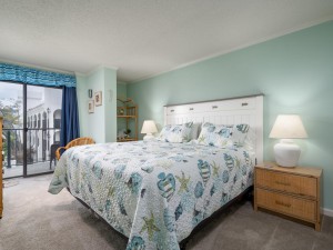 soverignseas203-9-primary-bedroom.jpg