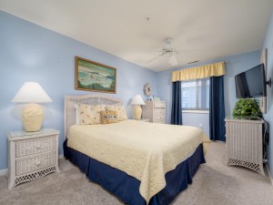 harbourtowne202b-18-bedroom-1.jpg