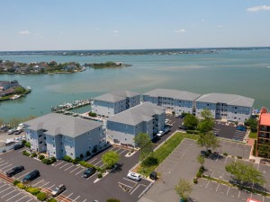 harbourtowne202b-2-exterior.jpg