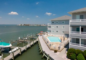 harbourtowne202b-3-pool.jpg