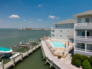harbourtowne202b-3-pool.jpg