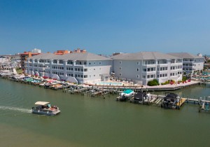 harbourtowne202b-5-exterior.jpg