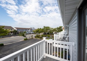 osprey614i-10-street-side-balcony.jpg