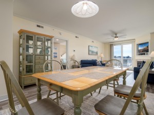 adagio409-16-dining-area.jpg