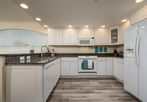 adagio409-18-kitchen.jpg
