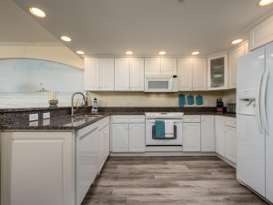adagio409-18-kitchen.jpg
