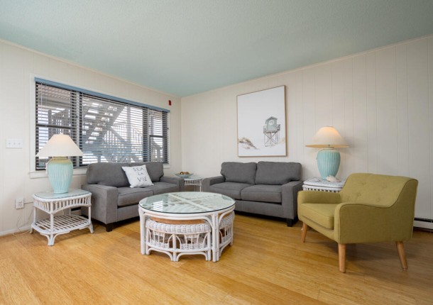 bounty2w-8-living-area.jpg
