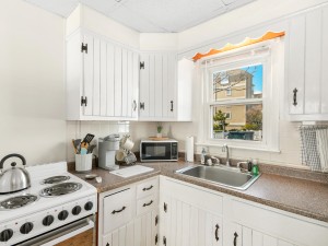 23-kitchen-owner.jpg