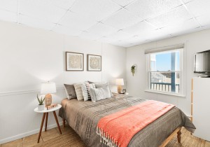 25-bedroom-owner.jpg