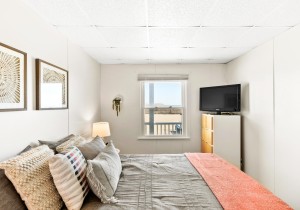 26-bedroom-owner.jpg