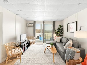 3-living-area-owner.jpg
