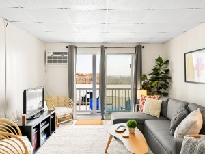 4-living-area-owner.jpg