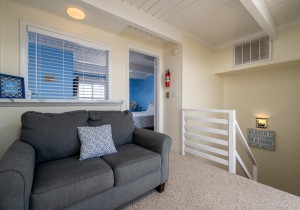 beachcolony3-25-sitting-room-4th-level.jpg