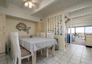 beachcolony3-35-dining-area.jpg