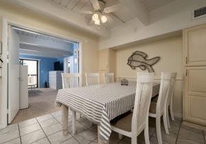 beachcolony3-39-dining-area.jpg
