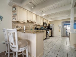 beachcolony3-40-kitchen.jpg