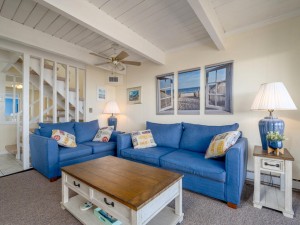 beachcolony3-41-living-area.jpg