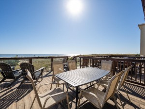 beachcolony3-6-lower-deck.jpg