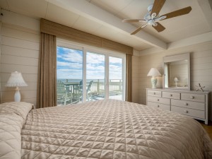 summerhouse5-20-primary-bedroom.jpg