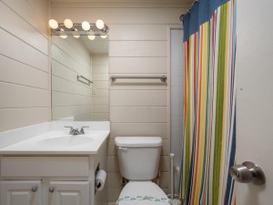 summerhouse5-24-bath-2.jpg