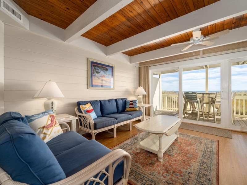 summerhouse5-30-living-area-1st-floor.jpg