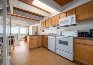 summerhouse5-32-kitchen.jpg