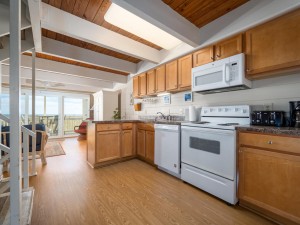 summerhouse5-32-kitchen.jpg