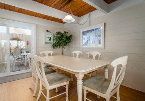 summerhouse5-34-dining-area-1st-floor.jpg