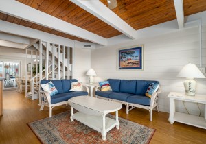 summerhouse5-36-living-area-1st-floor.jpg