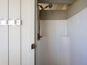 summerhouse5-37-deck-shower.jpg