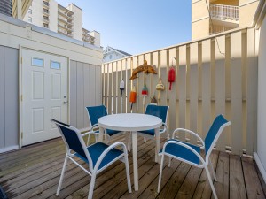 summerhouse5-39-1st-floor-balcony.jpg